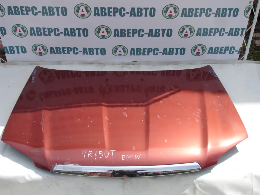 Капот Mazda Tribute EPFW AJ красный с молдингом
