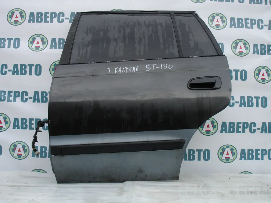 Дверь боковая левая задняя Toyota Caldina ST190 черная