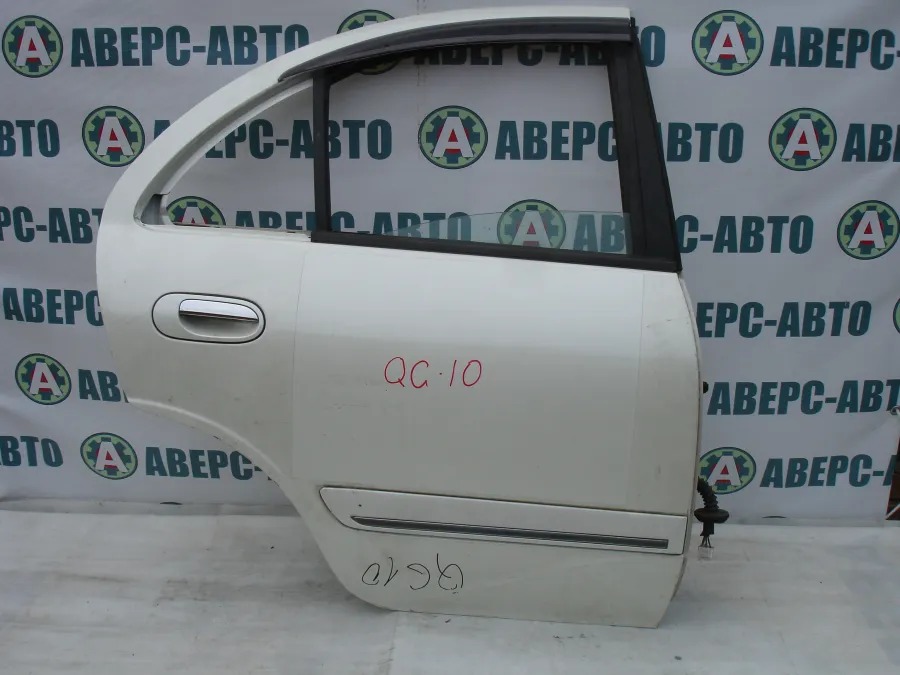 Дверь боковая правая задняя Nissan Bluebird Sylphy QGG10 белая