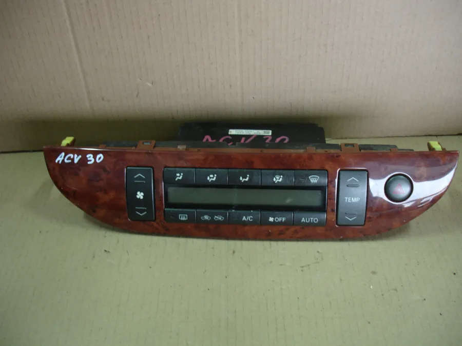 Блок управления климат-контролем Toyota Camry ACV30