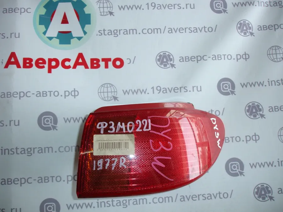 Фонарь стоп-сигнала Mazda Demio DY3W