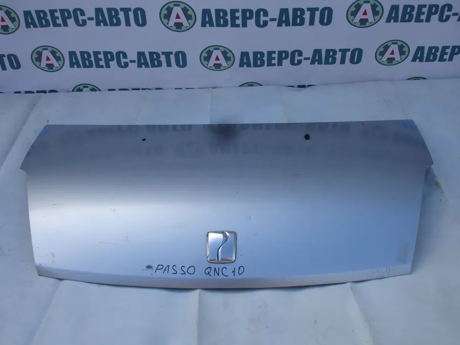 Капот Toyota Passo QNC10 Серебро