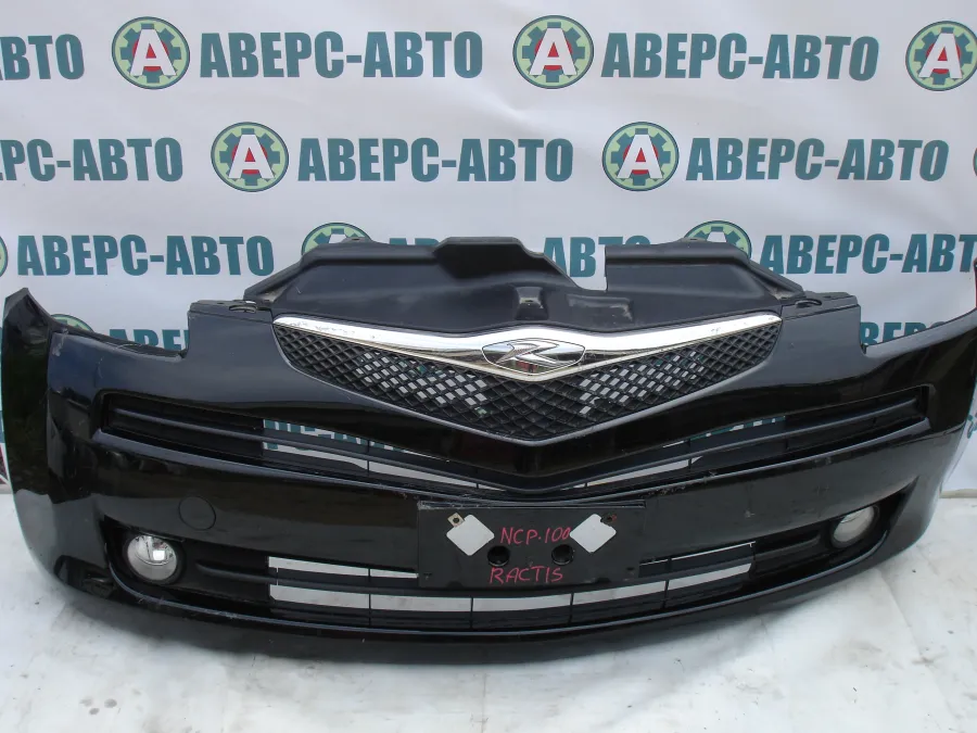 Бампер передний Toyota Ractis NCP100 черный