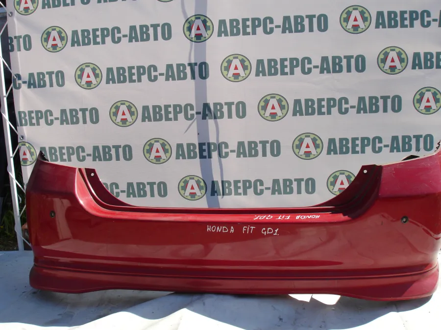 Бампер задний Honda FIT GD1 красный с парктроником