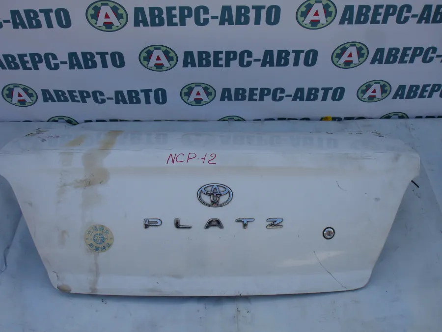 Крышка багажника Toyota Platz NCP12 белая