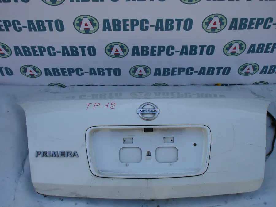 Крышка багажника Nissan Primera P12 белая