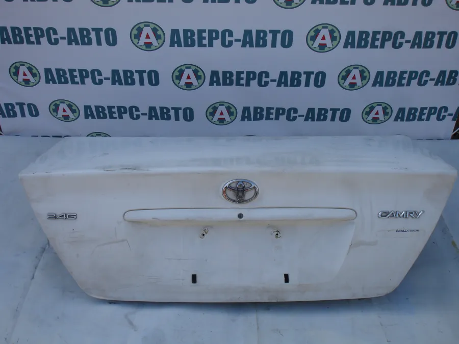 Крышка багажника Toyota Camry ACV30 белая