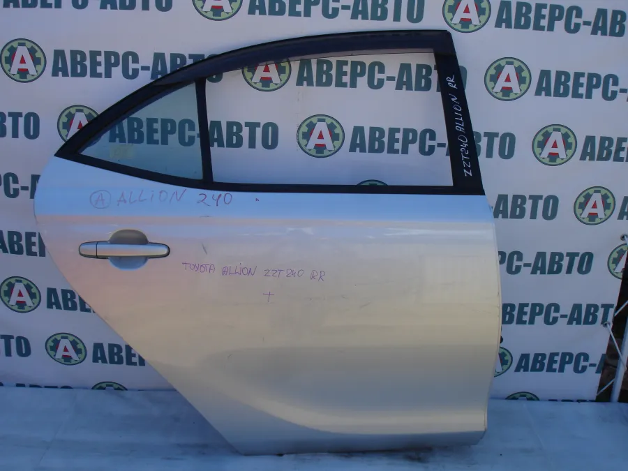 Дверь боковая права задняя Toyota Allion ZZT240 серебро