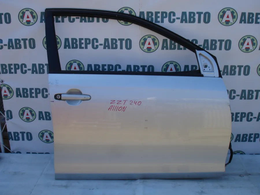 Дверь боковая правая передняя Toyota Allion ZZT240 серебро