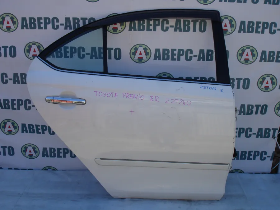 Дверь боковая права задняя Toyota Premio ZZT240 белая