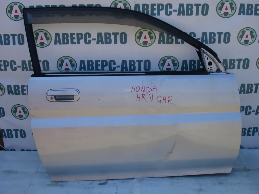 Дверь боковая правая передняя Honda HR-V GH-2 серебро