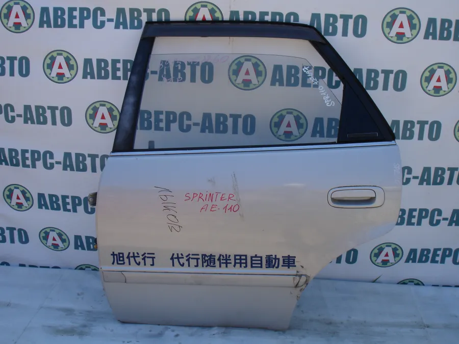 Дверь боковая левая задняя Toyota Sprinter AE110 серебро