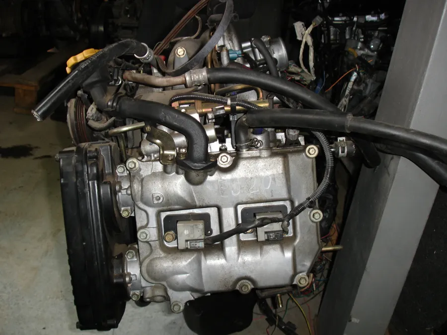 Двигатель Subaru Legacy BL5 EJ20