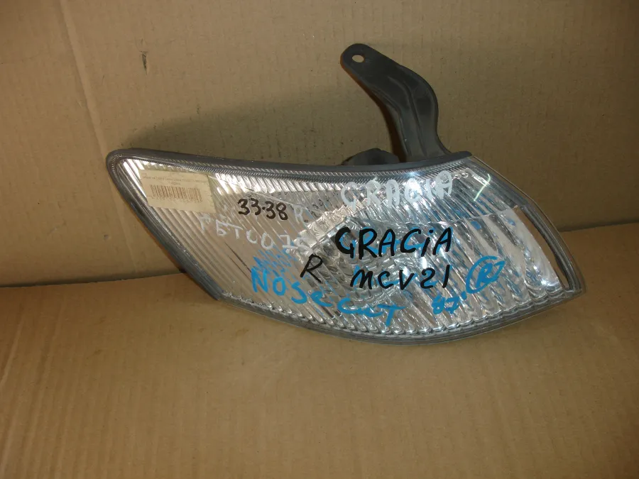 Габарит правый передний Toyota Camry Gracia SXV20