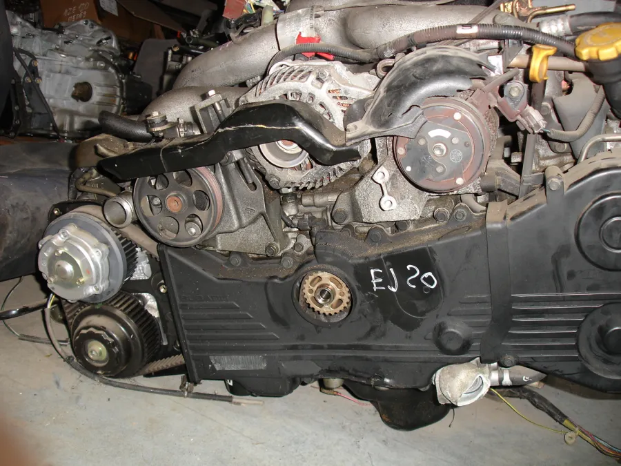 Двигатель Subaru Legacy BL5 EJ20