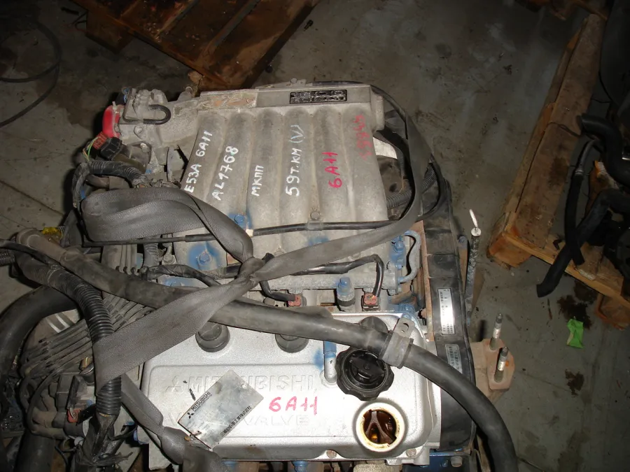 Двигатель Mitsubishi Galant E53A 6A11