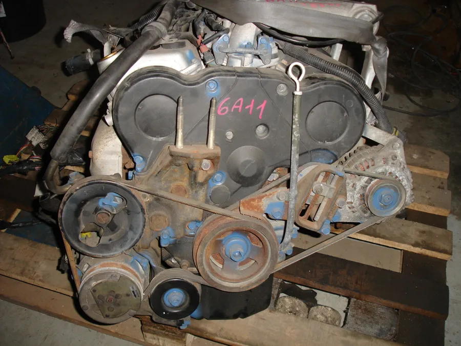 Двигатель Mitsubishi Galant E53A 6A11