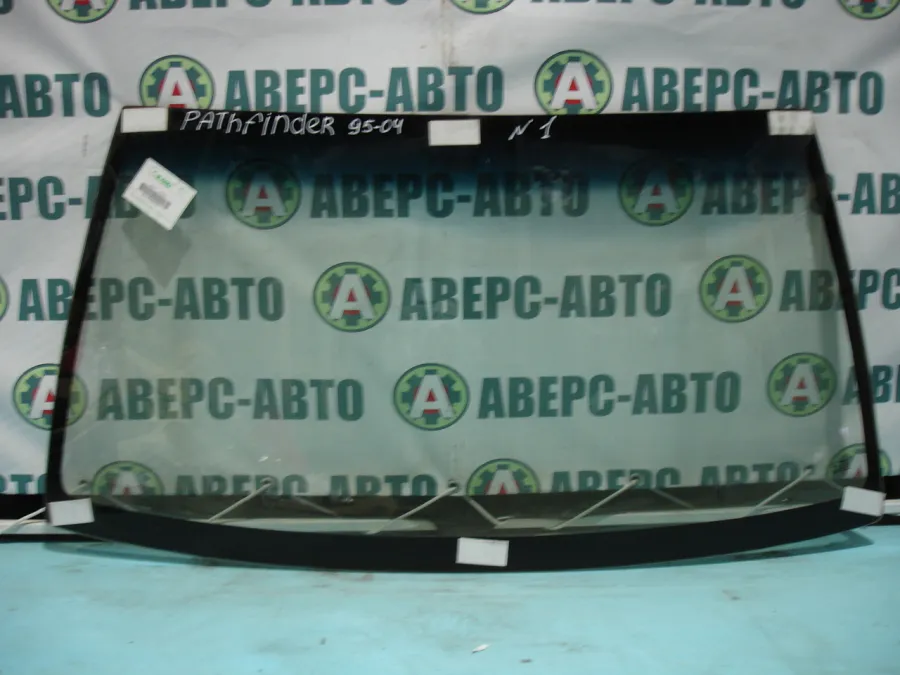 Стекло лобовое Nissan Pathfinder
