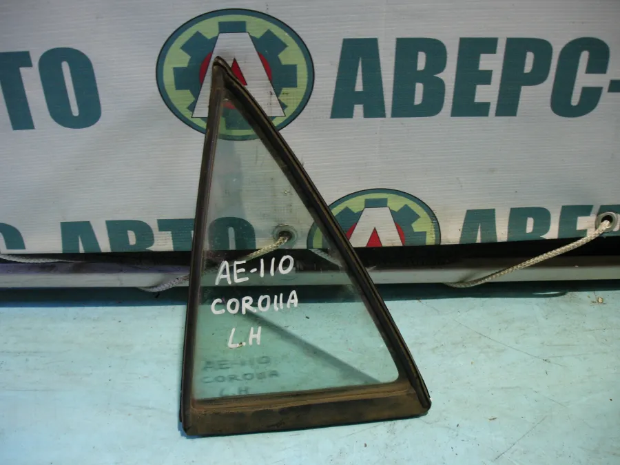 Стекло форточки (Сзади / Слева / Цвет зеленый) Toyota Corolla (E110)