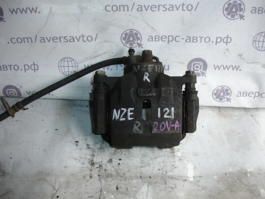 Суппорт Передний правый Toyota Corolla NZE121