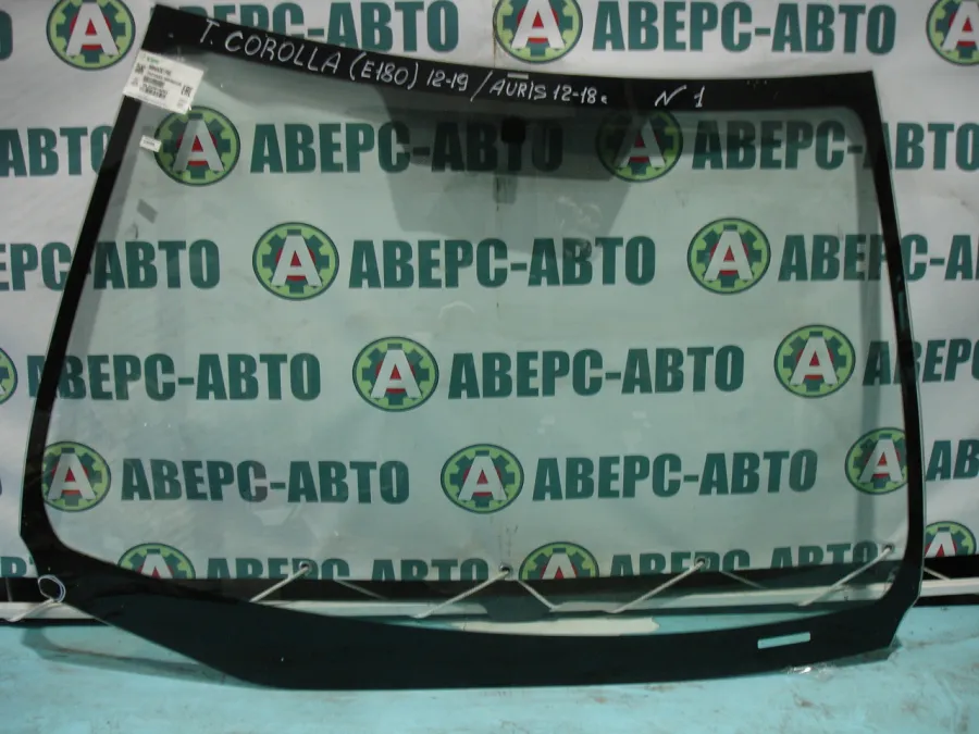 Стекло лобовое Toyota Corolla E180